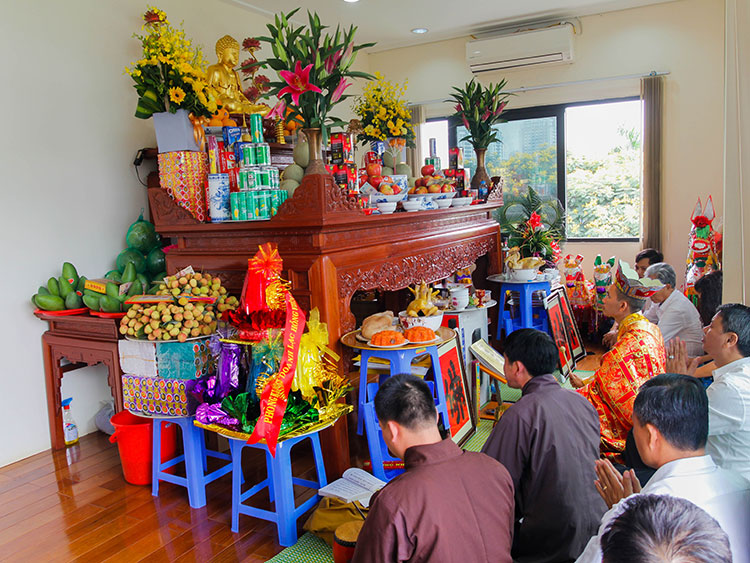 Hãy in sẵn văn khấn ra giấy hoặc học thuộc lòng để đọc trôi chảy, trang nghiêm.