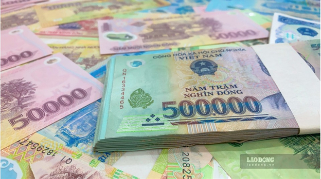 Mang theo một ít tiền lẻ giúp bạn chủ động trong việc di chuyển và ăn uống