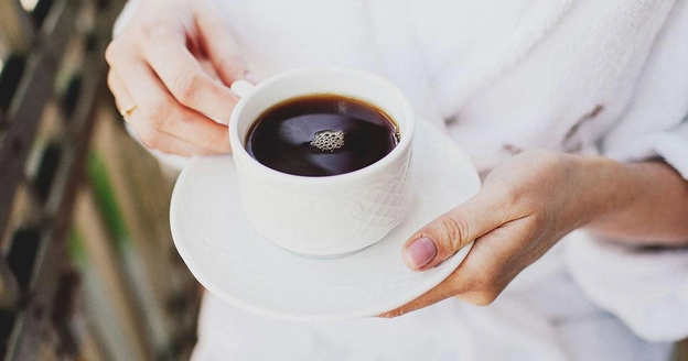 Một ly cà phê nhỏ mỗi ngày là giới hạn an toàn cho mẹ bầu tương lai