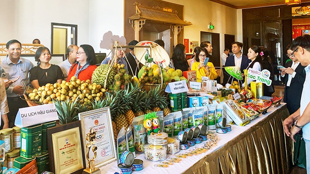 Sự chuẩn bị hậu cần chu đáo giúp buổi lễ diễn ra suôn sẻ và ấm cúng