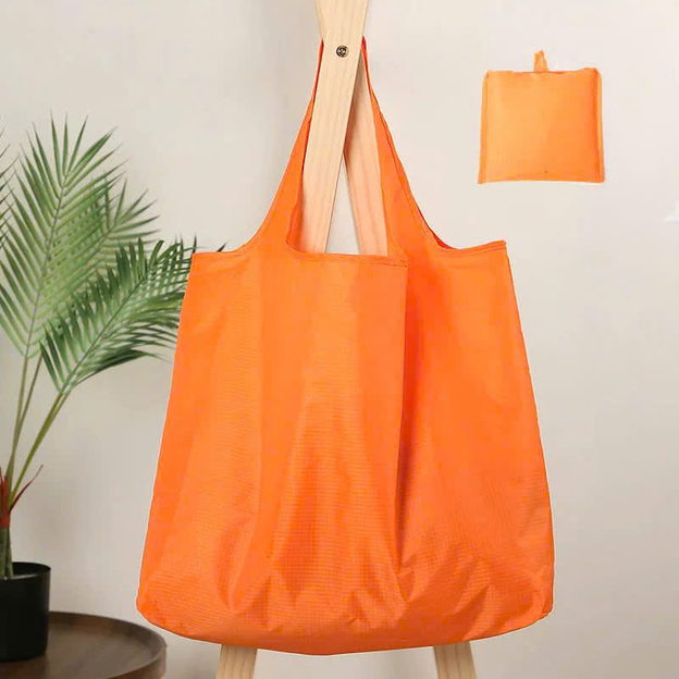 Túi dự phòng là vật bất ly thân của những tín đồ mua sắm khi đến Trung Quốc