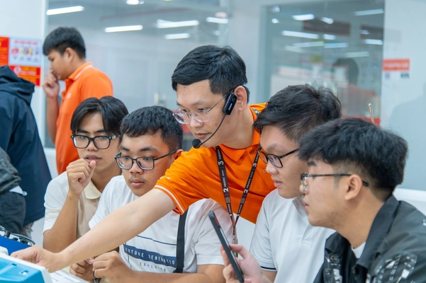 Thiết kế đồ họa và Công nghệ tài chính là 2 ngành bổ trợ lẫn nhau và có cơ hội nghề nghiệp rộng mở.